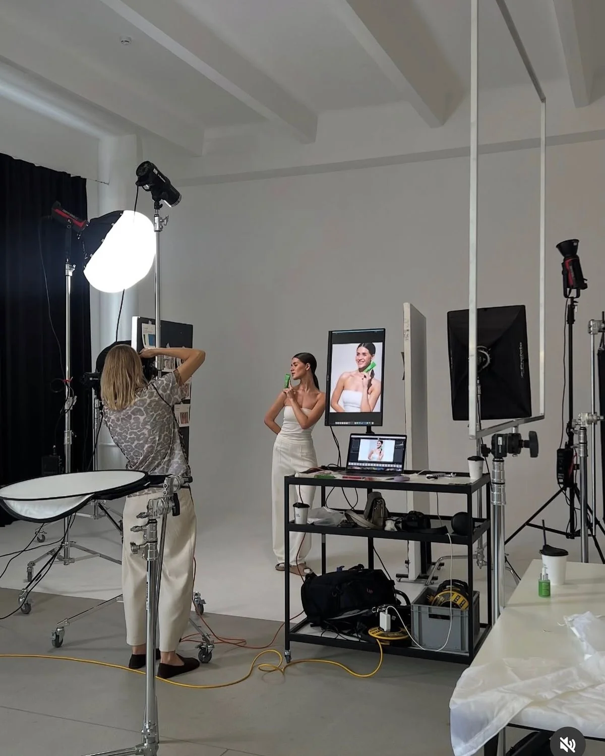 Showreel 2026 de Be Social Group: fashion films, spots publicitarios, campañas audiovisuales editoriales y producción cinematográfica para marcas en Argentina y el mundo